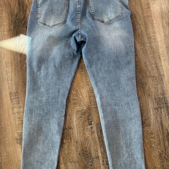 Judy Blue Boyfriend Jeans - Picture 2 of 6